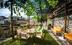 Villa Laura Amazing Breakfast,Private Outdoor Hot Tub, Positano Experience